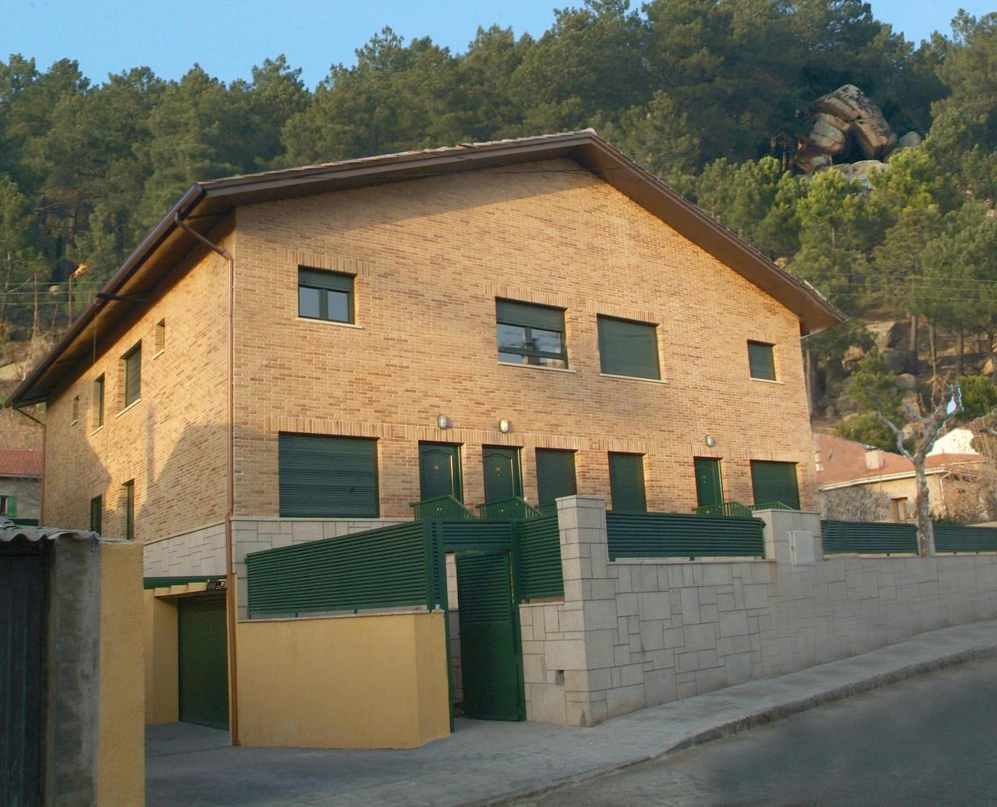 Apartahotel Rural Collarubio Luxury Collado Mediano Екстериор снимка